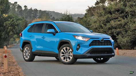 RAV4 Refreshed: 2026 Toyota Stays True to Size, Goes All-Hybrid!